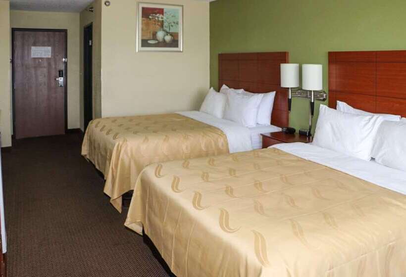 Отель Quality Inn East