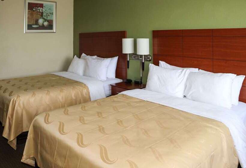 Отель Quality Inn East
