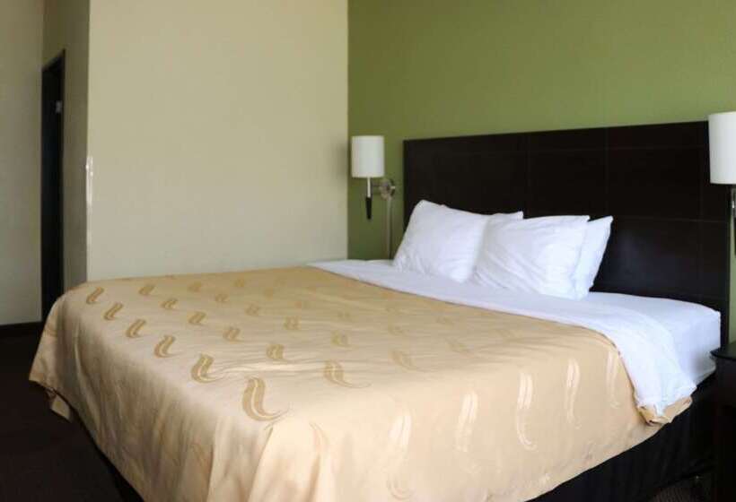 Отель Quality Inn East
