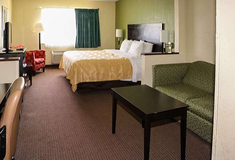 Отель Quality Inn East