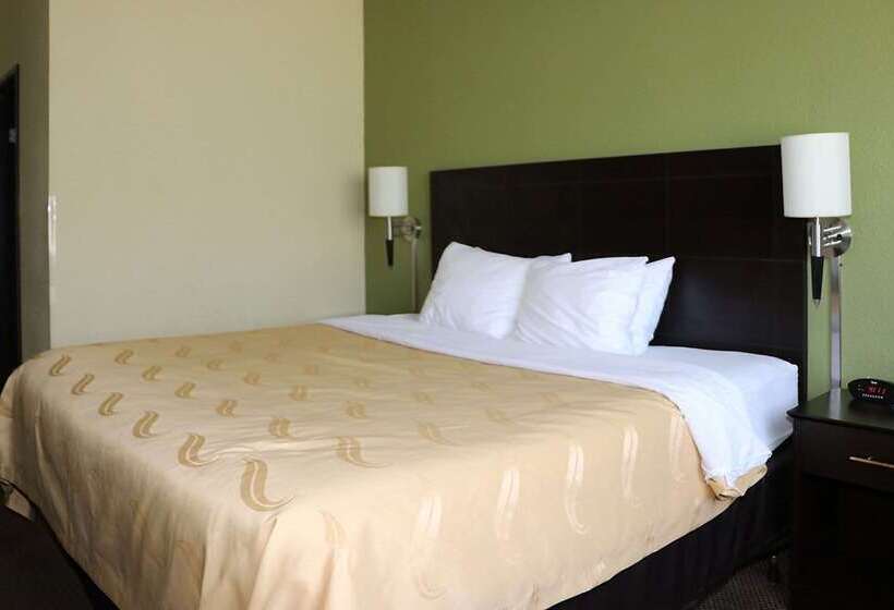 Отель Quality Inn East