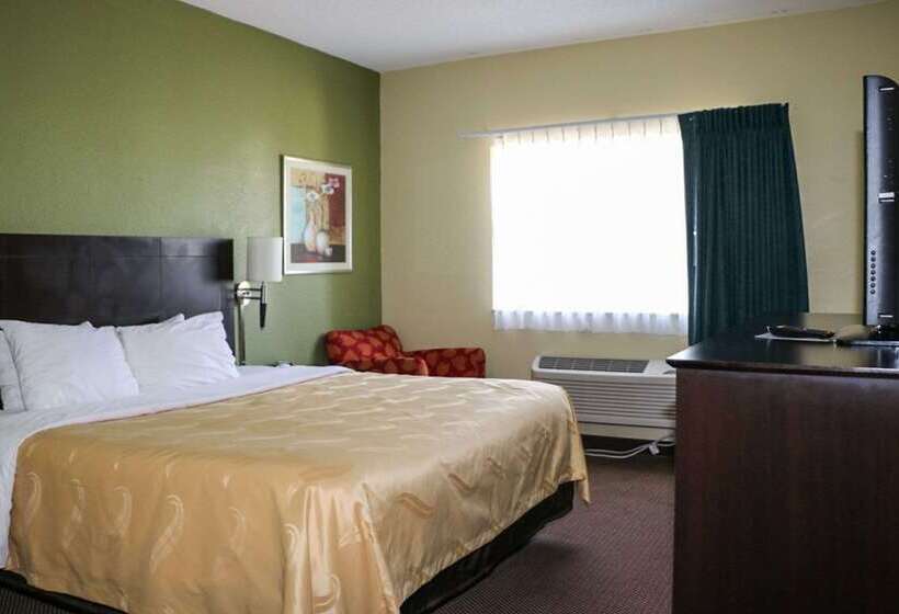 Отель Quality Inn East