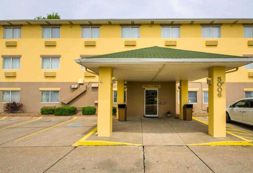Отель Quality Inn East