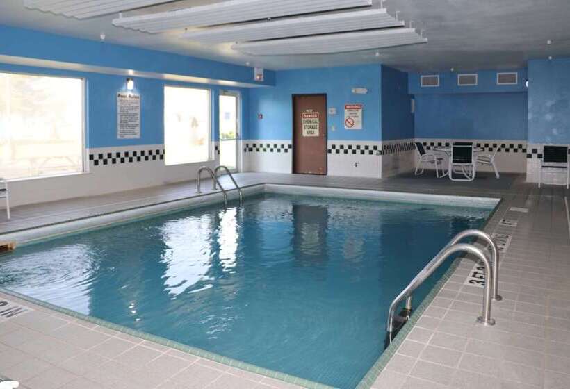 Отель Quality Inn East