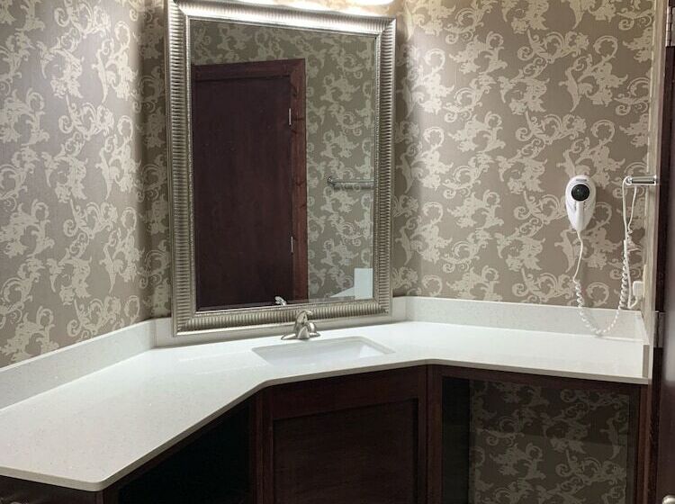 هتل Quality Inn Eureka Springs South