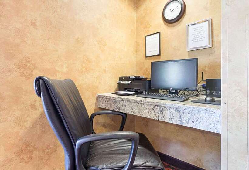 فندق Quality Inn