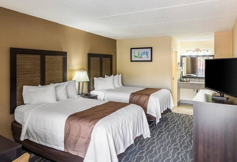 Отель Quality Inn
