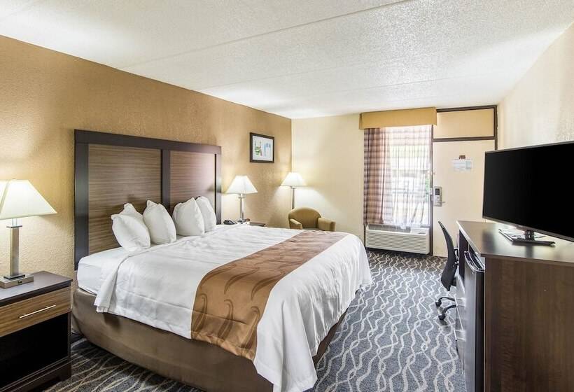 Отель Quality Inn