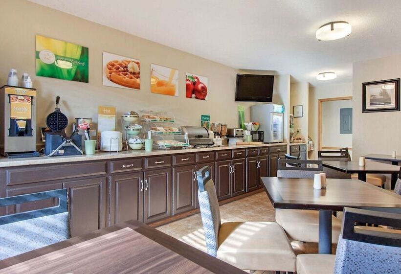 فندق Quality Inn Hays I70