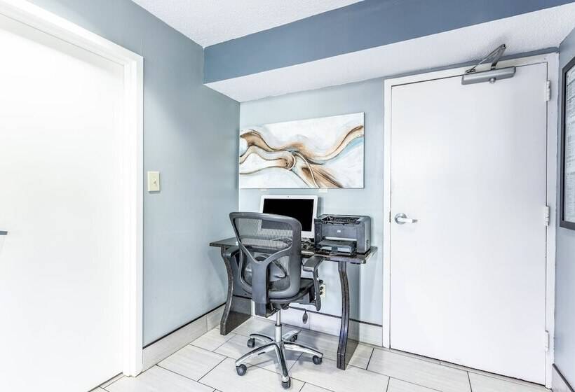 فندق Quality Inn Downtown