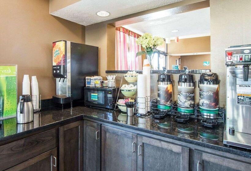 فندق Quality Inn Downtown