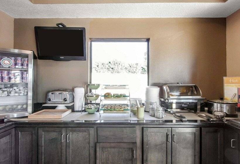 فندق Quality Inn Downtown