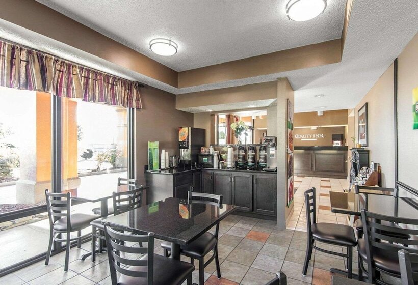 فندق Quality Inn Downtown