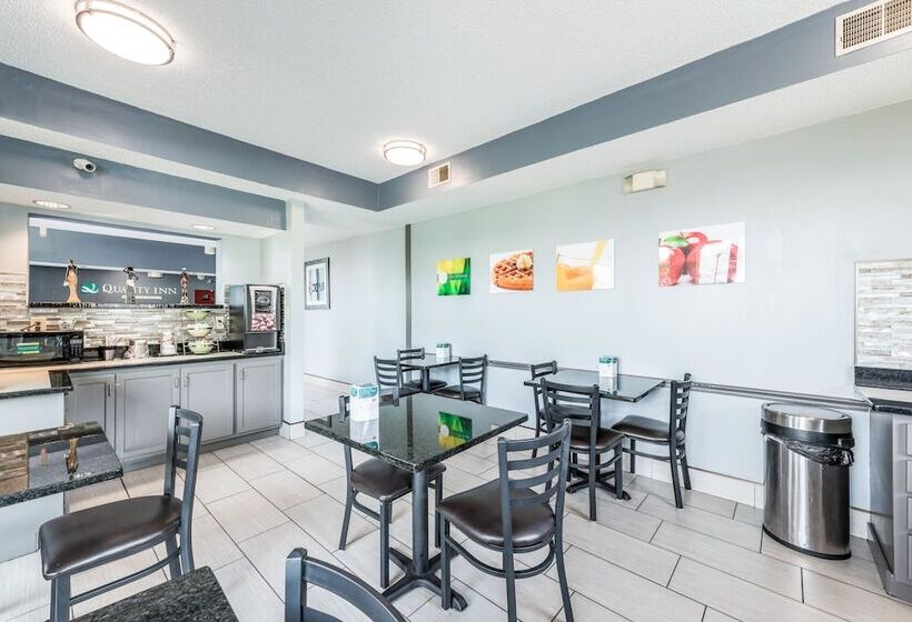 فندق Quality Inn Downtown