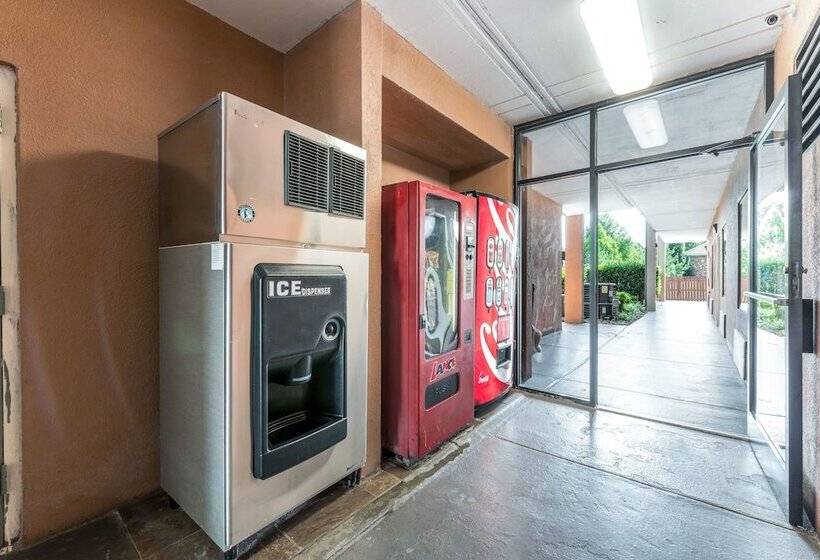 فندق Quality Inn Downtown