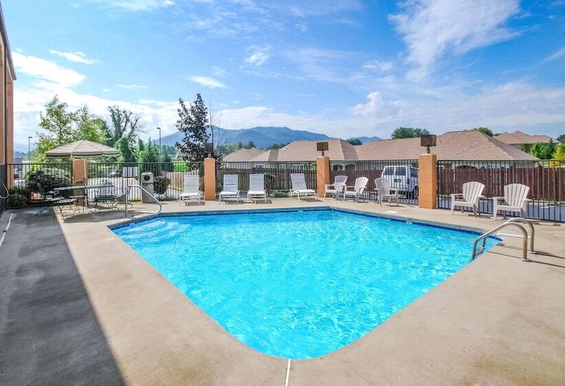 فندق Quality Inn Downtown