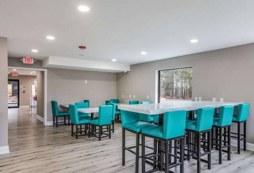 Отель Quality Inn