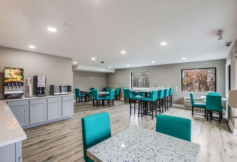 Отель Quality Inn