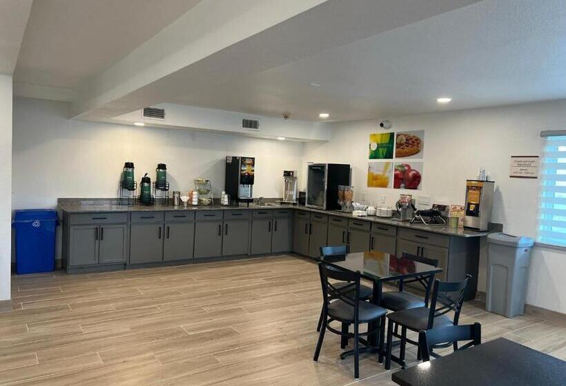 בית מלון כפרי Quality Inn