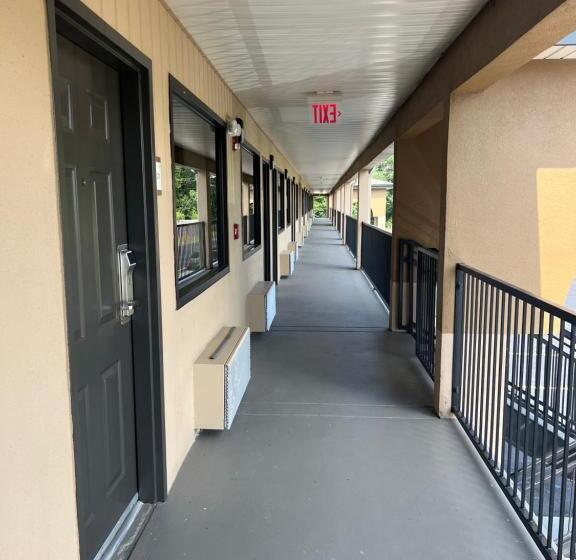 فندق Quality Inn