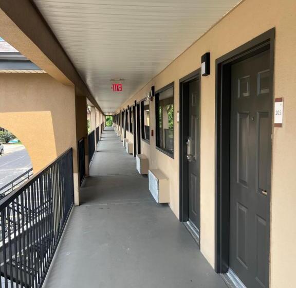 فندق Quality Inn