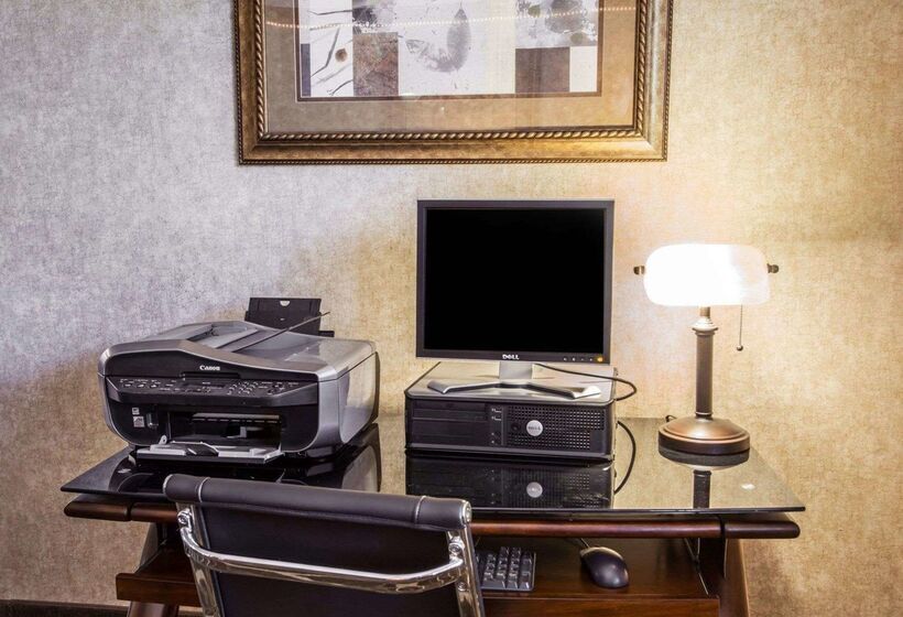 فندق Quality Inn