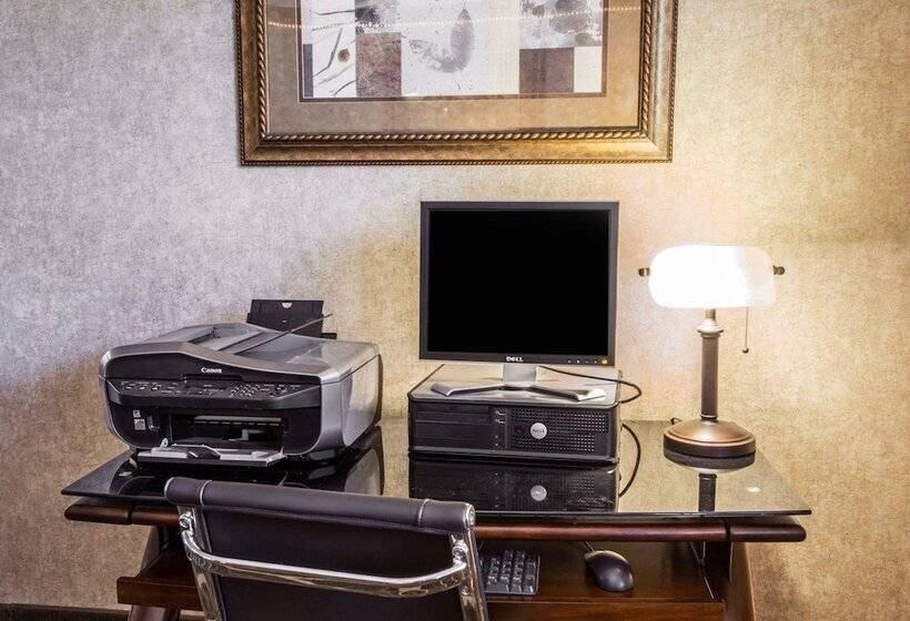 فندق Quality Inn