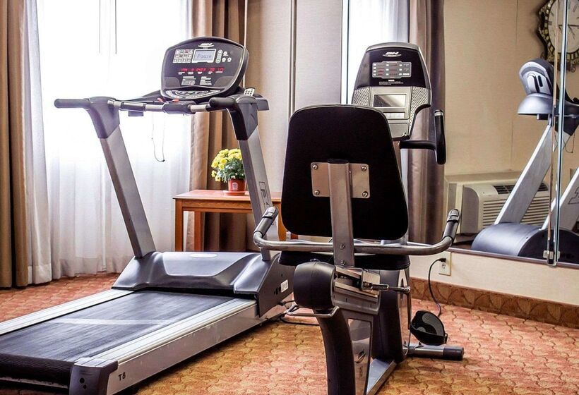 호텔 Quality Inn