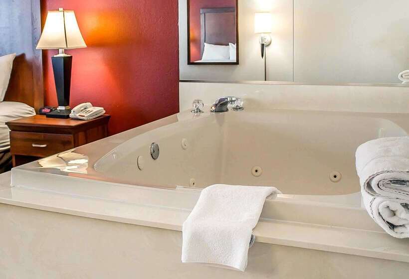 호텔 Quality Inn