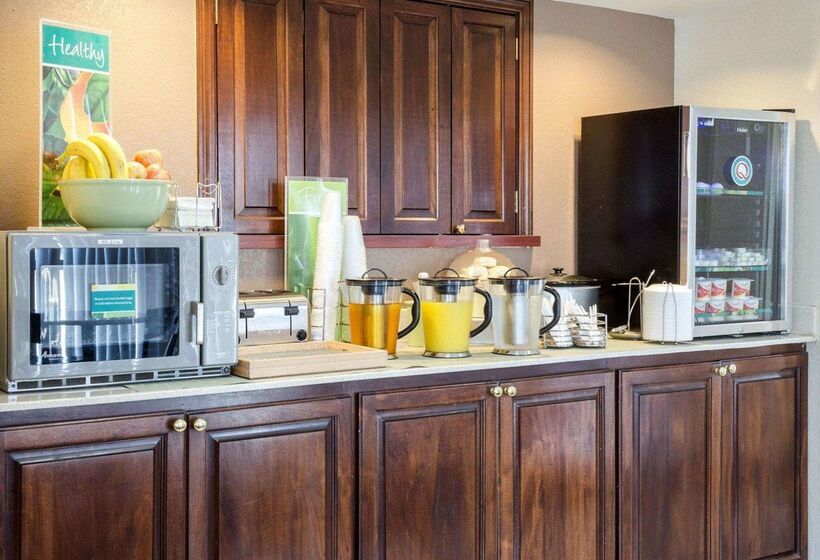 فندق Quality Inn