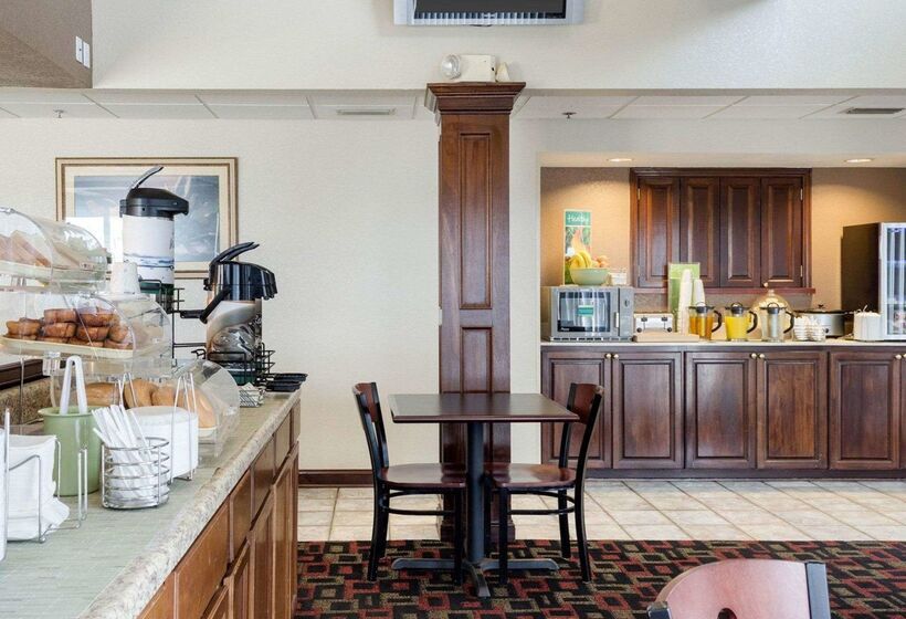 فندق Quality Inn