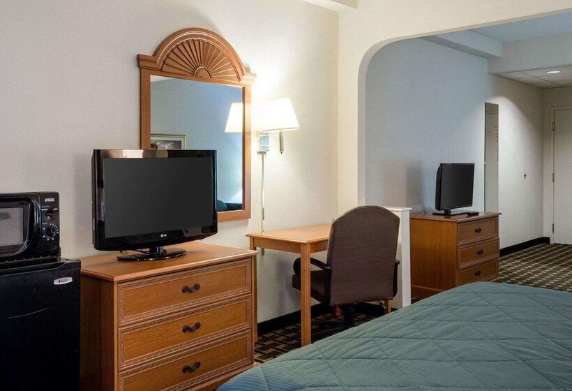 فندق Quality Inn