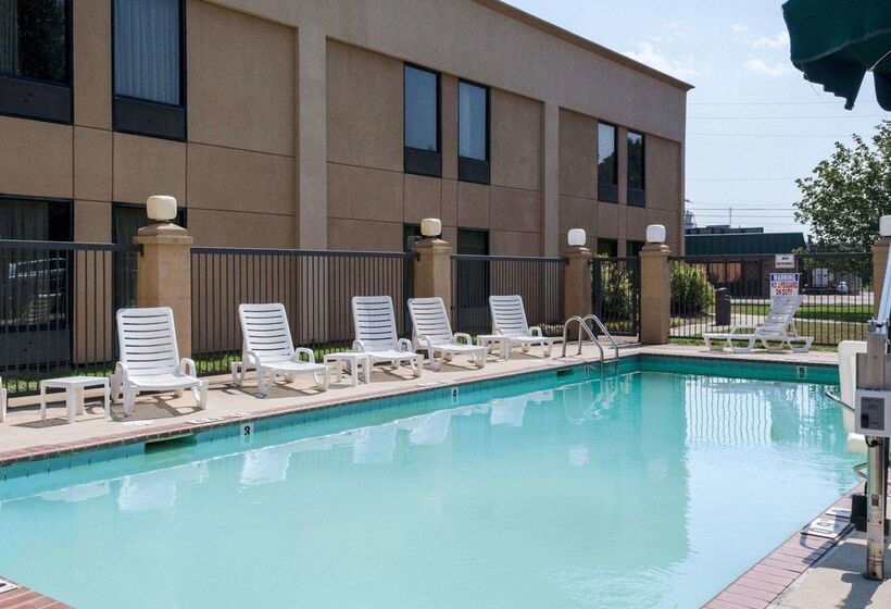 فندق Quality Inn