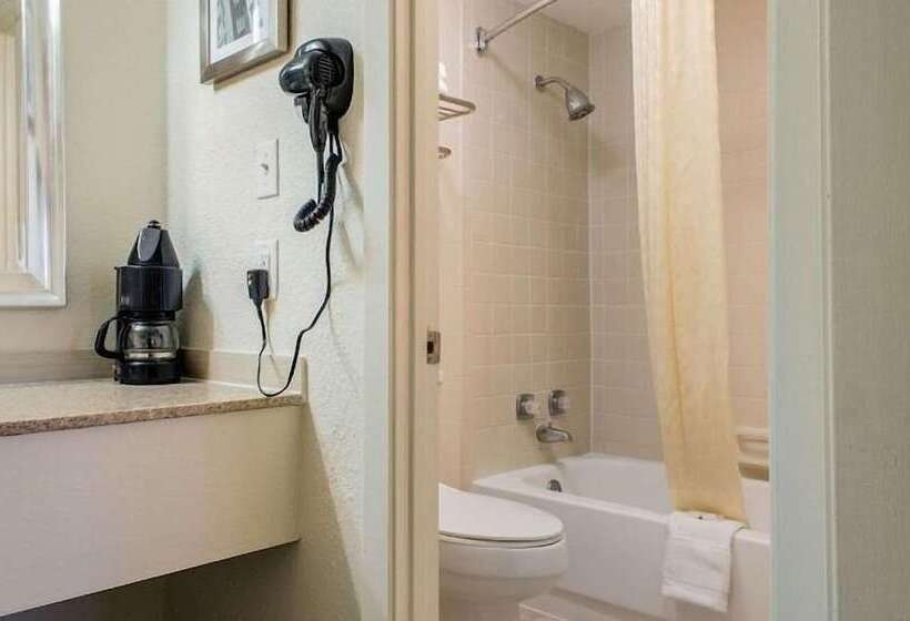 فندق Quality Inn