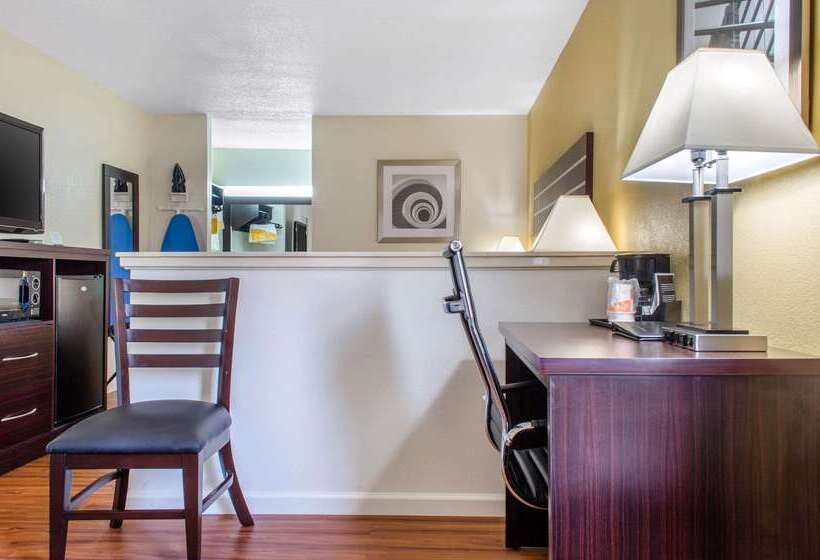 فندق Quality Inn