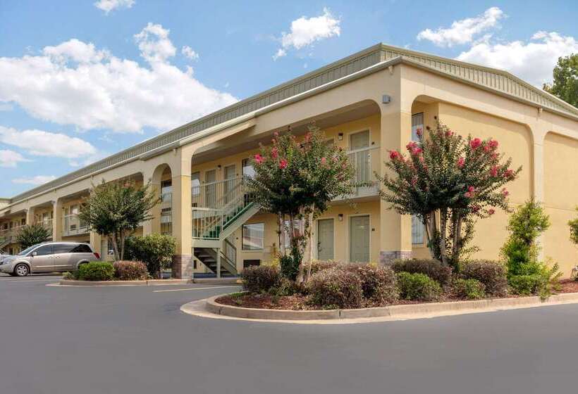 فندق Quality Inn