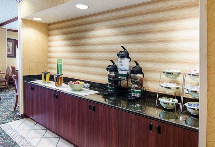 فندق Quality Inn