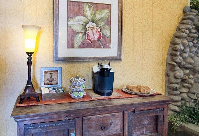 فندق Quality Inn