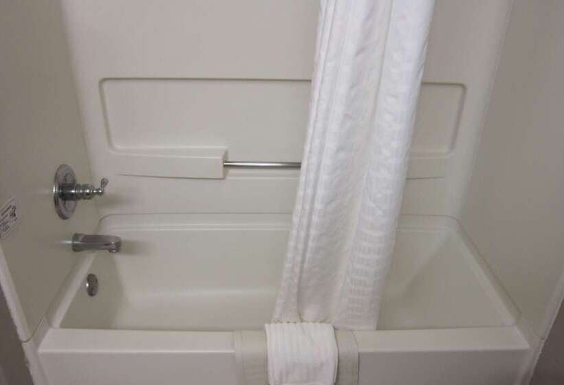 فندق Quality Inn Nashville  Bloomington