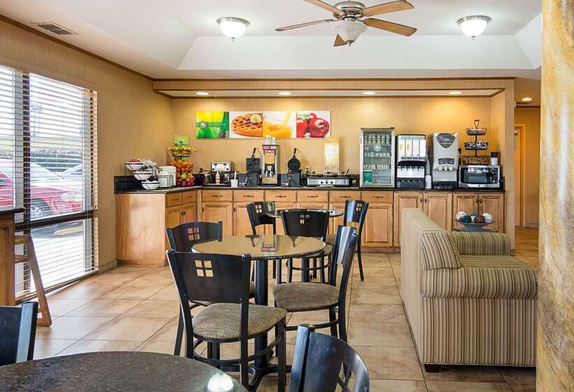 هتل Quality Inn Near Casinos And Convention Center