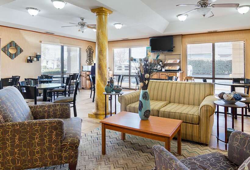 هتل Quality Inn Near Casinos And Convention Center