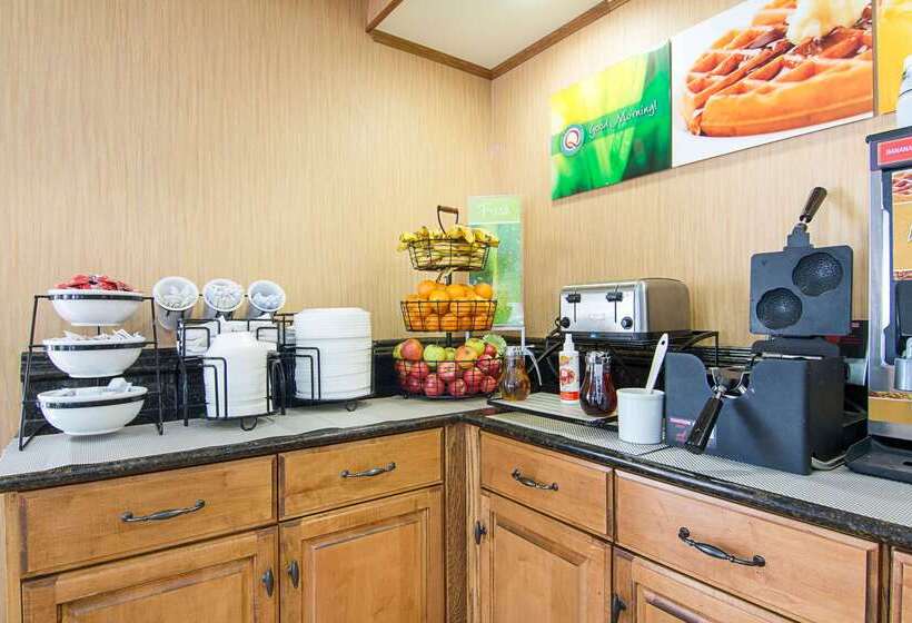 هتل Quality Inn Near Casinos And Convention Center