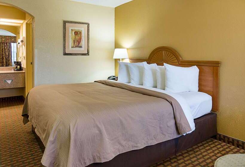 هتل Quality Inn Near Casinos And Convention Center
