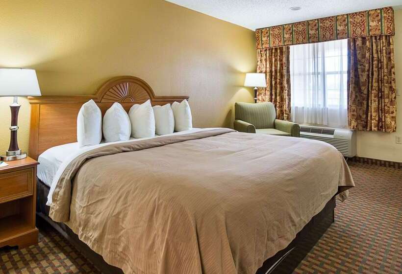 هتل Quality Inn Near Casinos And Convention Center