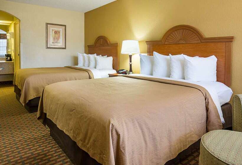 هتل Quality Inn Near Casinos And Convention Center
