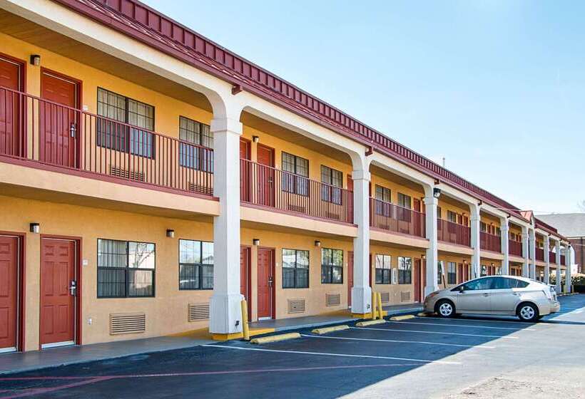 هتل Quality Inn Near Casinos And Convention Center