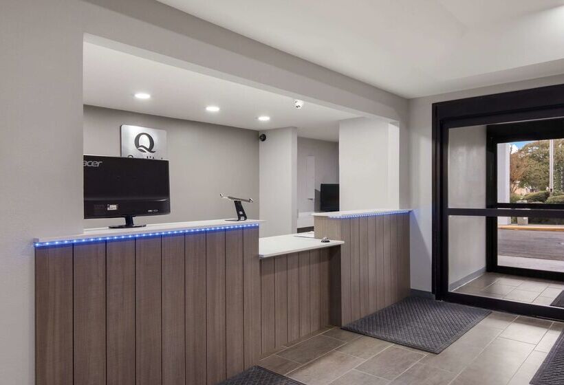 هتل Quality Inn Near Casinos And Convention Center