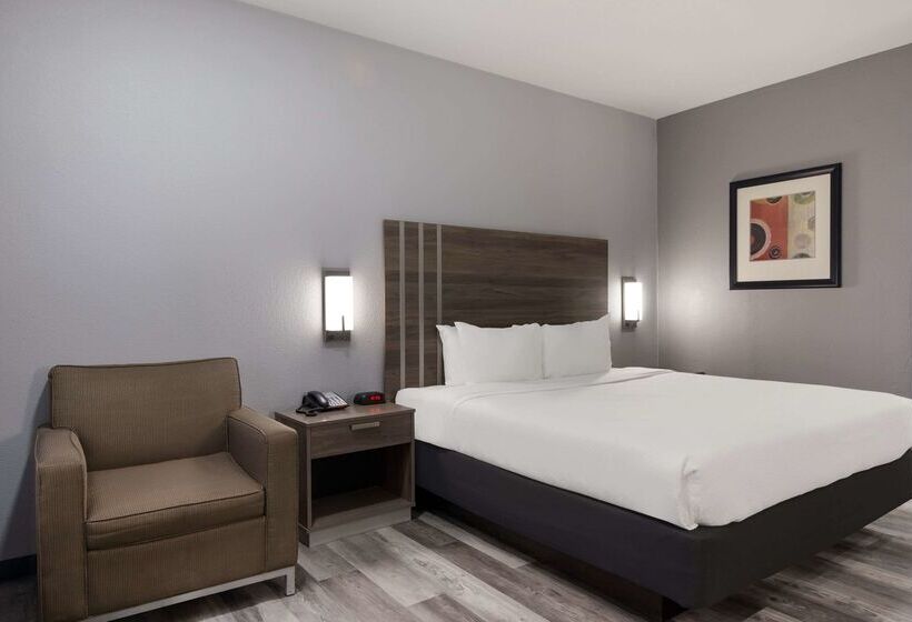 هتل Quality Inn Near Casinos And Convention Center