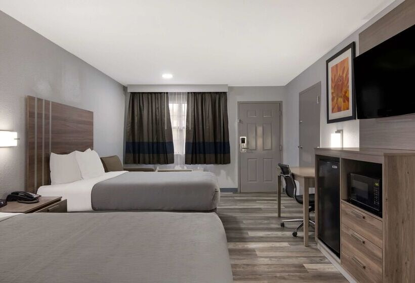 هتل Quality Inn Near Casinos And Convention Center