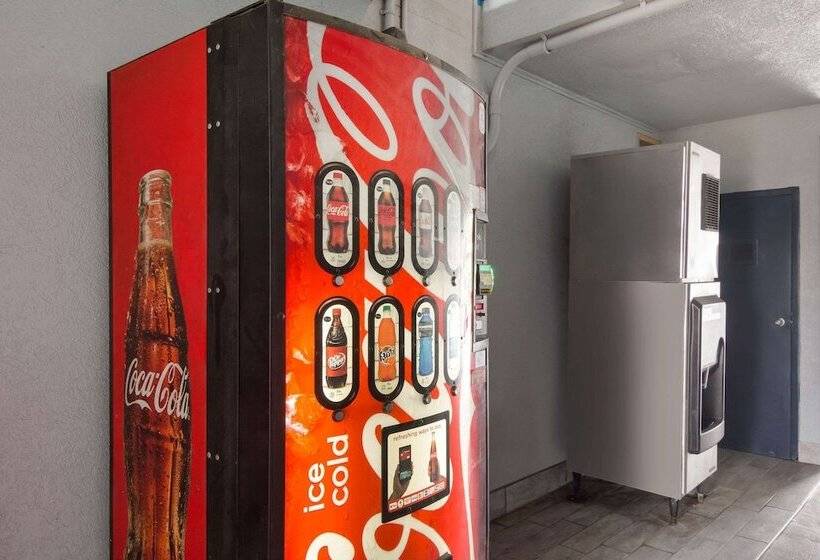 هتل Quality Inn Near Casinos And Convention Center